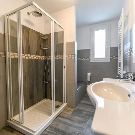 Mimosa Diano Marina: Exclusive Use Villa, Garden, Barbecue, 3 Bedrooms And 3 Bathrooms ヴィラ