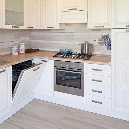 Mimosa Diano Marina: Exclusive Use Villa, Garden, Barbecue, 3 Bedrooms And 3 Bathrooms