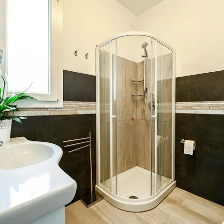 ヴィラ Mimosa Diano Marina: Exclusive Use Villa, Garden, Barbecue, 3 Bedrooms And 3 Bathrooms *