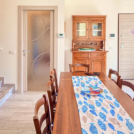 Mimosa Diano Marina: Exclusive Use Villa, Garden, Barbecue, 3 Bedrooms And 3 Bathrooms * ディアーノ・マリーナ