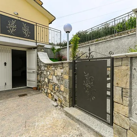 ヴィラ Mimosa Diano Marina: Exclusive Use Villa, Garden, Barbecue, 3 Bedrooms And 3 Bathrooms *