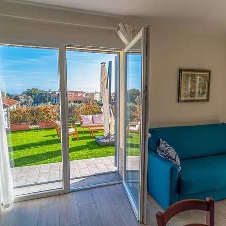 ヴィラ Mimosa Diano Marina: Exclusive Use Villa, Garden, Barbecue, 3 Bedrooms And 3 Bathrooms *