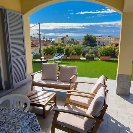 Mimosa Diano Marina: Exclusive Use Villa, Garden, Barbecue, 3 Bedrooms And 3 Bathrooms *