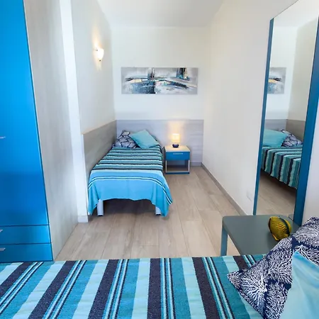ヴィラ Mimosa Diano Marina: Exclusive Use Villa, Garden, Barbecue, 3 Bedrooms And 3 Bathrooms ディアーノ・マリーナ