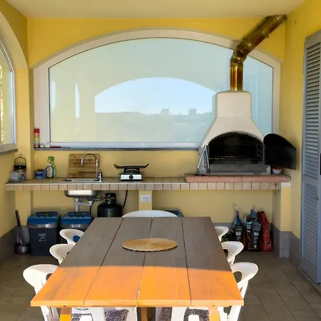 Mimosa Diano Marina: Exclusive Use Villa, Garden, Barbecue, 3 Bedrooms And 3 Bathrooms