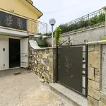 Villa Mimosa Diano Marina: Exclusive Use Villa, Garden, Barbecue, 3 Bedrooms And 3 Bathrooms *