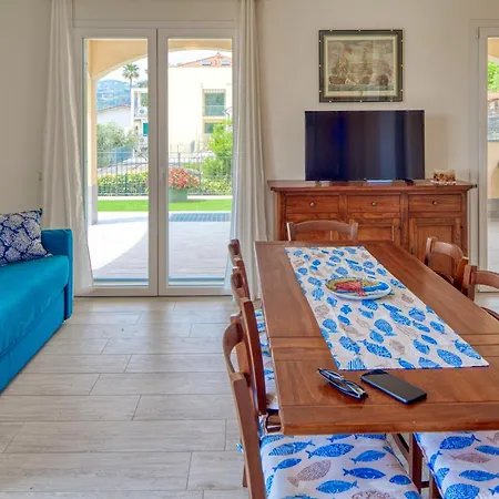 Mimosa Diano Marina: Exclusive Use Villa, Garden, Barbecue, 3 Bedrooms And 3 Bathrooms Ντιάνο Μαρίνα