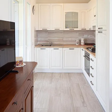Mimosa Diano Marina: Exclusive Use Villa, Garden, Barbecue, 3 Bedrooms And 3 Bathrooms Βίλα *