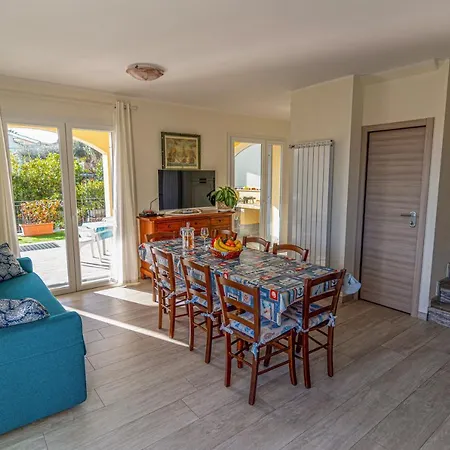 Mimosa Diano Marina: Exclusive Use Villa, Garden, Barbecue, 3 Bedrooms And 3 Bathrooms Βίλα