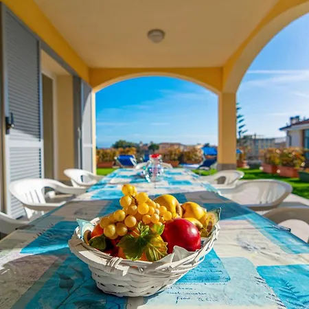 Mimosa Diano Marina: Exclusive Use Villa, Garden, Barbecue, 3 Bedrooms And 3 Bathrooms דיאנו מרינה
