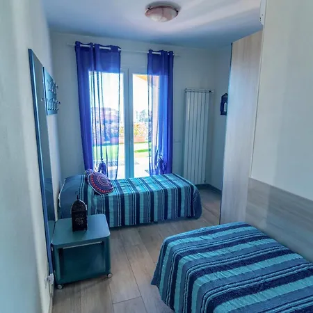 Villa Mimosa Diano Marina: Exclusive Use Villa, Garden, Barbecue, 3 Bedrooms And 3 Bathrooms Diano Marina