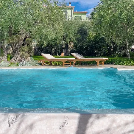 Mimosa Diano Marina: Exclusive Use Villa, Garden, Barbecue, 3 Bedrooms&3 Bathrooms Diano Marina