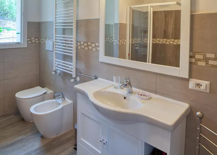 فيلة Mimosa Diano Marina: Exclusive Use Villa, Garden, Barbecue, 3 Bedrooms And 3 Bathrooms