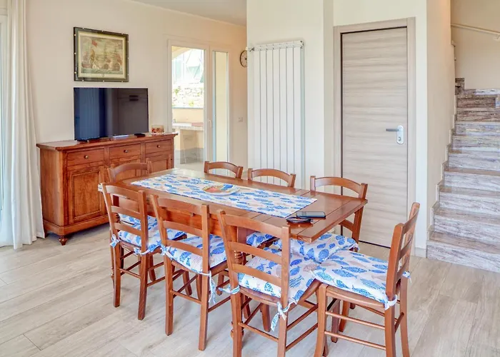Mimosa Diano Marina: Exclusive Use Villa, Garden, Barbecue, 3 Bedrooms&3 Bathrooms *