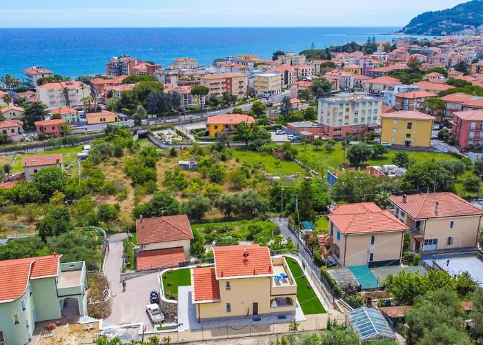 Mimosa Diano Marina: Exclusive Use Villa, Garden, Barbecue, 3 Bedrooms And 3 Bathrooms * Ντιάνο Μαρίνα