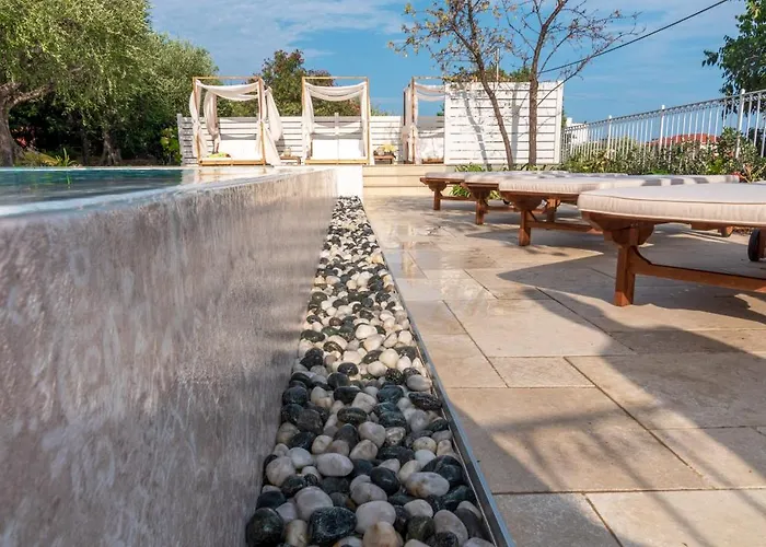 Mimosa Diano Marina: Exclusive Use Villa, Garden, Barbecue, 3 Bedrooms And 3 Bathrooms فيلة دْيانو مارينا