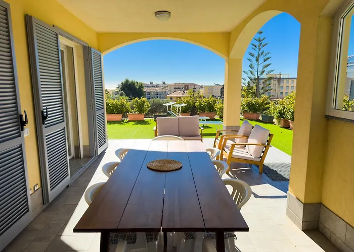 Mimosa Diano Marina: Exclusive Use Villa, Garden, Barbecue, 3 Bedrooms And 3 Bathrooms * دْيانو مارينا