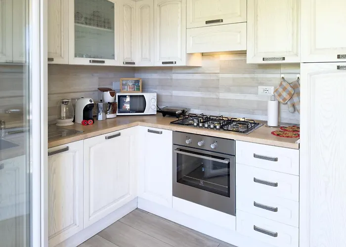 Villa Mimosa Diano Marina: Exclusive Use Villa, Garden, Barbecue, 3 Bedrooms&3 Bathrooms *